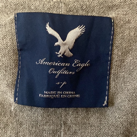 Small/Gray v-neck sweater. Soft material 🥰 - Picture 2 of 3